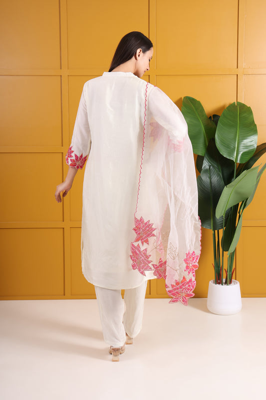 Organza Embroidered Kurta Set with Floral Dupatta – Off White & Pink